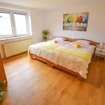 度假居 Cozy Luxe With Natural Thermal Bath - Seven Bedroom *