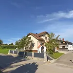 Cozy Luxe With Natural Thermal Bath - Seven Bedroom Cerklje ob Krki