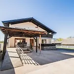 Cozy Luxe With Natural Thermal Bath - Seven Bedroom *