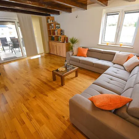 Cozy Luxe With Natural Thermal Bath - Seven Bedroom * Cerklje ob Krki