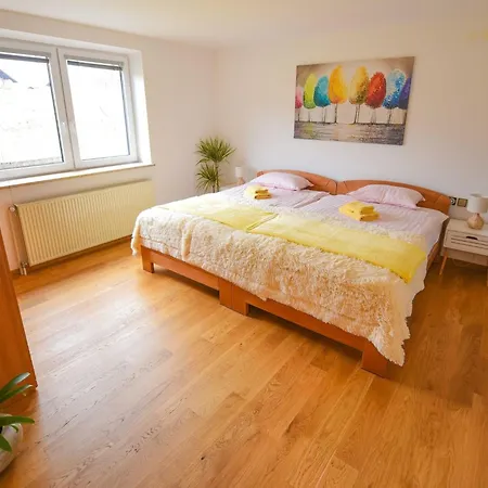 Feriehus Cozy Luxe With Natural Thermal Bath - Seven Bedroom *