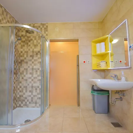 Cozy Luxe With Natural Thermal Bath - Seven Bedroom Feriehus *