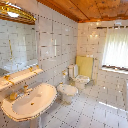 Prázdninový dům Cozy Luxe With Natural Thermal Bath - Seven Bedroom