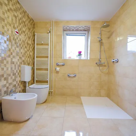 Cozy Luxe With Natural Thermal Bath - Seven Bedroom Prázdninový dům Cerklje ob Krki
