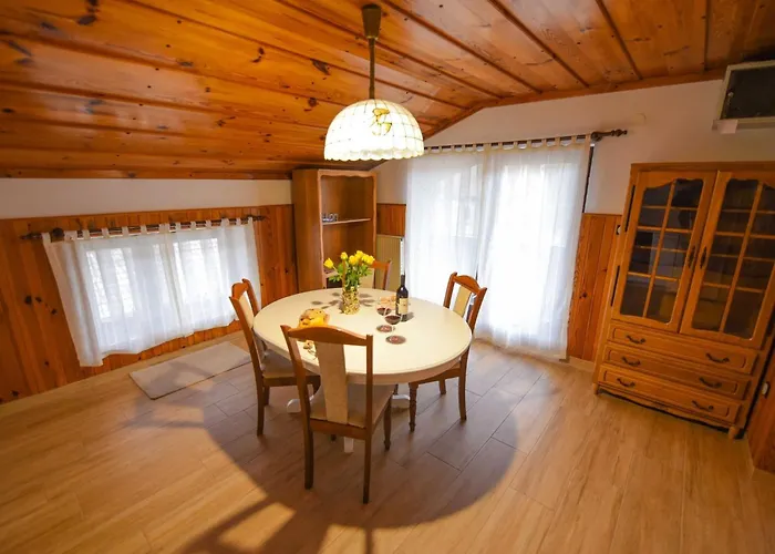 بيت للعطل Cozy Luxe With Natural Thermal Bath - Seven Bedroom