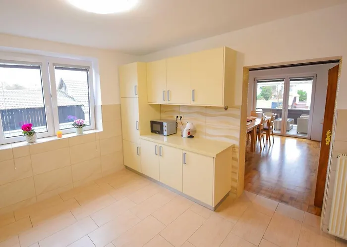 بيت للعطل Cozy Luxe With Natural Thermal Bath - Seven Bedroom