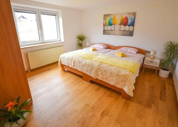 بيت للعطل Cozy Luxe With Natural Thermal Bath - Seven Bedroom *