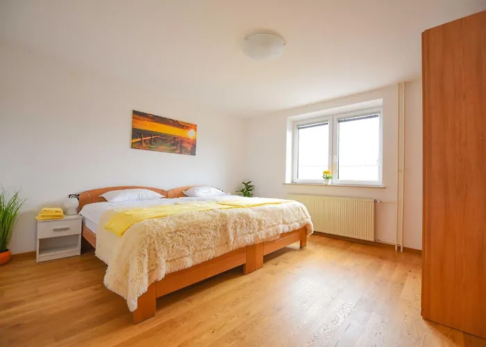 Cozy Luxe With Natural Thermal Bath - Seven Bedroom بيت للعطل Cerklje ob Krki