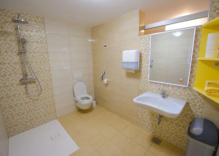 Cozy Luxe With Natural Thermal Bath - Seven Bedroom بيت للعطل Cerklje ob Krki