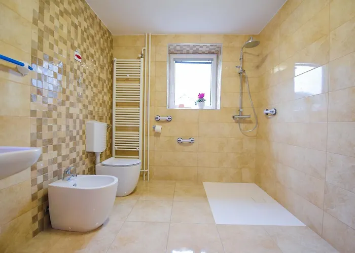 Cozy Luxe With Natural Thermal Bath - Seven Bedroom بيت للعطل Cerklje ob Krki