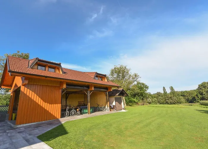 Cozy Luxe With Natural Thermal Bath - Seven Bedroom